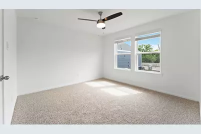 7815 Inwood Hills Lane, Houston, TX 77088 - Photo 15
