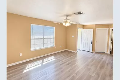 8722 Cherie Grove Circle, Houston, TX 77088 - Photo 3