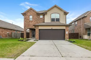 2226 Spring Hollow Dr, Baytown, TX 77521 - Photo 1