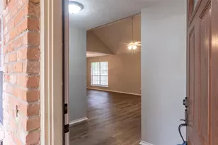 76 Hickory Oak Dr, The Woodlands, TX 77381 - Photo 5