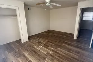 210 S Pecan Dr, Texas City, TX 77591 - Photo 17
