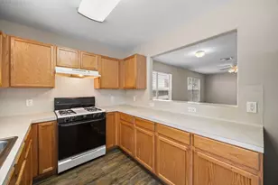 14206 Bonham Oaks Ln, Houston, TX 77047 - Photo 11