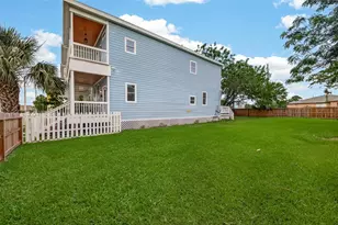 2815 Ball St, Galveston, TX 77550 - Photo 35