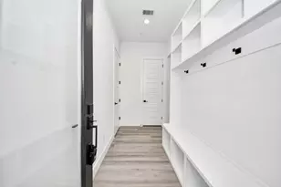 7012 St Augustine St, Houston, TX 77021 - Photo 5