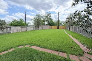 11922 Harristown Drive, Houston, TX 77047 - Photo 33