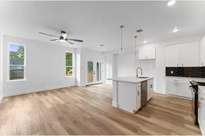8205 Carver Road, Houston, TX 77088 - Photo 9