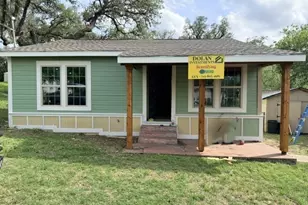 909 Moss Ln, Cuero, TX 77954 - Photo 1