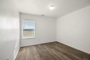 2911 Hackamore Hollow Ln, Houston, TX 77014 - Photo 17