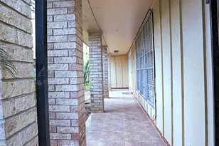 209 Dogwood St, Lake Jackson, TX 77566 - Photo 5