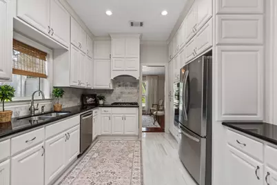 506 Briar Hill Drive, Houston, TX 77042 - Photo 11
