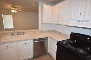 10010 Sugarvine Ln, Tomball, TX 77375 - Photo 5