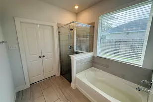 439 S Amherst Dr, West Columbia, TX 77486 - Photo 11