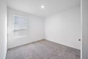 826 Ridgewood Clfs Ct, Willis, TX 77378 - Photo 5