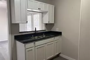 5406 Lyndhurst Dr, Houston, TX 77033 - Photo 5