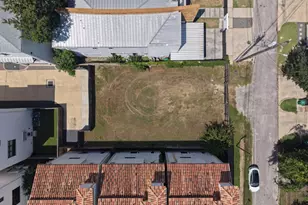 105 Arnold St, Houston, TX 77007 - Photo 1