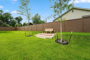 2110 Dewalt St, Houston, TX 77088 - Photo 21