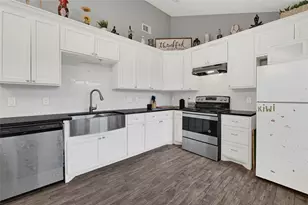 3018 Windy Royal Dr, Houston, TX 77045 - Photo 7