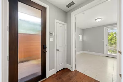 6703 Highclere Manor Lane, Houston, TX 77055 - Photo 3