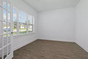 906 Golden Willow, Conroe, TX 77304 - Photo 5