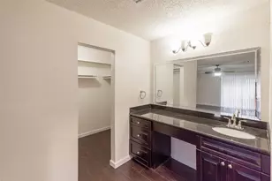 9323 Pagewood Ln, Houston, TX 77063 - Photo 17