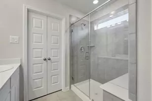18564 Meadow Point Ln, Conroe, TX 77316 - Photo 17