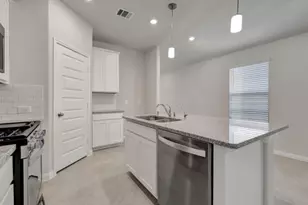 18564 Meadow Point Ln, Conroe, TX 77316 - Photo 7
