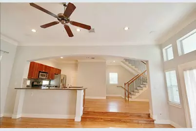 920 W 26th Street, Houston, TX 77008 - Photo 9