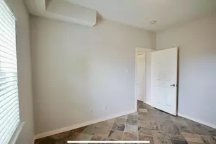920 W 26th St, Houston, TX 77008 - Photo 7