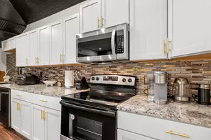 2724 Southmore Blvd, Houston, TX 77004 - Photo 9