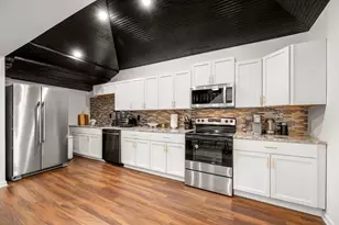 2724 Southmore Blvd, Houston, TX 77004 - Photo 9