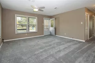 6611 Wayne Johnson Ave, Hitchcock, TX 77563 - Photo 5