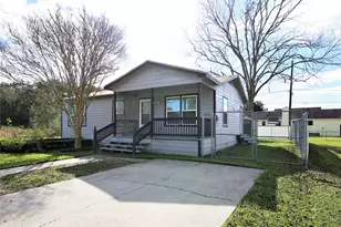 6611 Wayne Johnson Ave, Hitchcock, TX 77563 - Photo 1