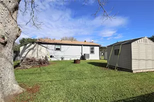 6611 Wayne Johnson Ave, Hitchcock, TX 77563 - Photo 17