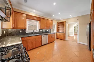 1918 Wentworth St, Houston, TX 77004 - Photo 5