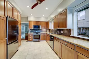 1754 Hawthorne St, Houston, TX 77098 - Photo 9