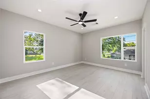 5827 Polly St, Houston, TX 77016 - Photo 17
