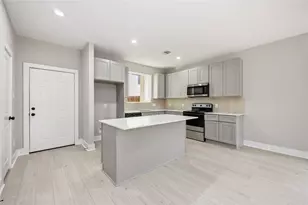 5827 Polly St, Houston, TX 77016 - Photo 7