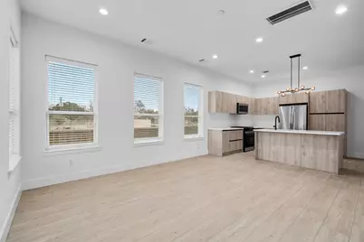 105 Tolima Dove Street, Houston, TX 77018 - Photo 7