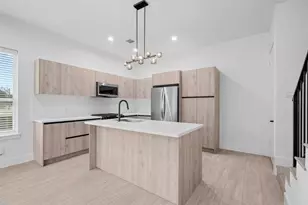 105 Tolima Dove St, Houston, TX 77018 - Photo 11