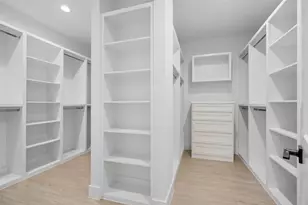 105 Tolima Dove St, Houston, TX 77018 - Photo 23