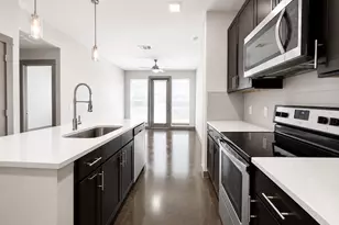 1111 N Durham Dr, Houston, TX 77008 - Photo 3