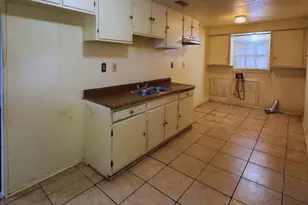 2 Pacific Cir, Orange, TX 77630 - Photo 17