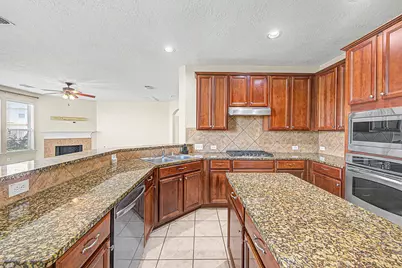 7527 Trail Hollow, Missouri City, TX 77459 - Photo 13