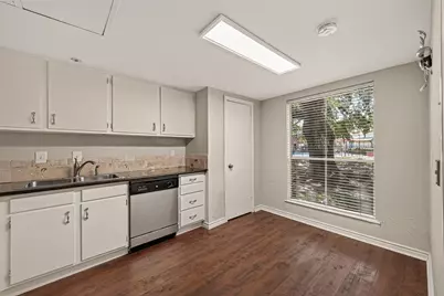 14715 Barryknoll Lane #121, Houston, TX 77079 - Photo 13