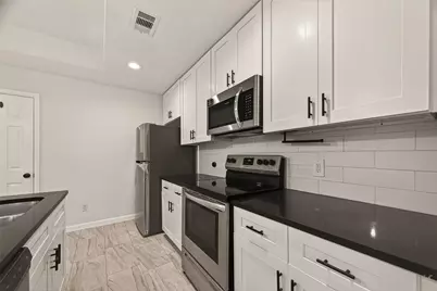 4302 Hirsch Road #B, Houston, TX 77026 - Photo 7
