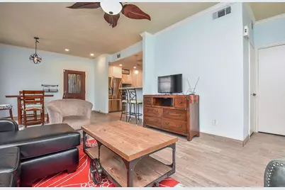 800 Country Place Drive #101, Houston, TX 77079 - Photo 5