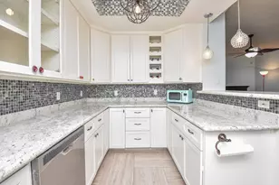 800 Country Pl Dr, Houston, TX 77079 - Photo 9