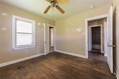 5621 Avenue Q 1/2, Galveston, TX 77551 - Photo 9