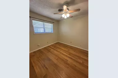 1204 E Stone, Brenham, TX 77833 - Photo 7