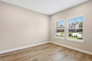 2013 Woodland Pine Ct, The Woodlands, TX 77384 - Photo 5